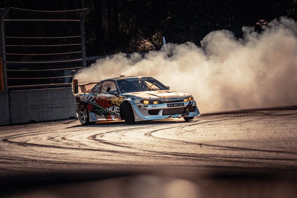 Decide_or_drift_Anchor the Guest Journey or Drift in Hesitation